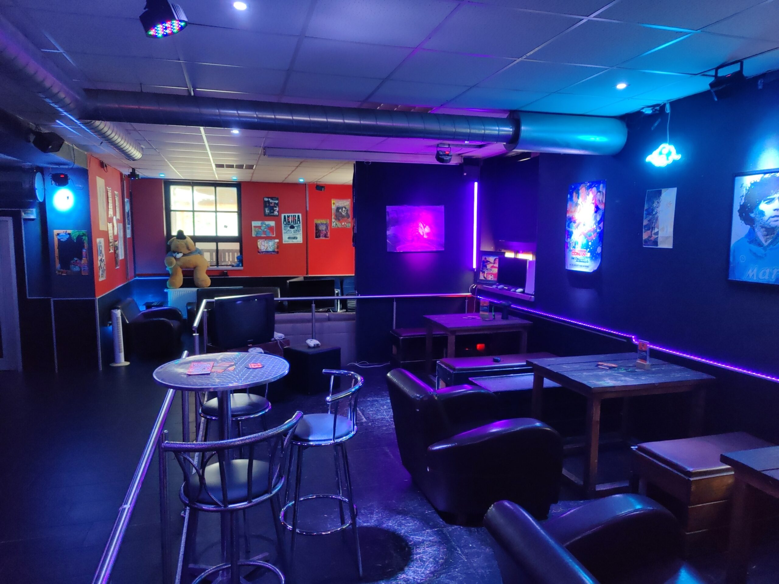 Empore Richtung Multiplayer Lounge